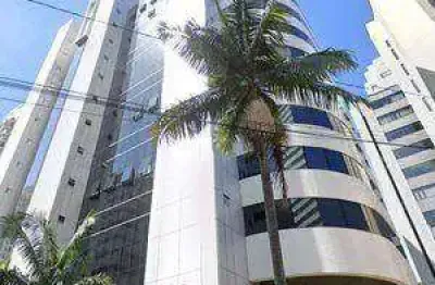 Conjunto comercial (223m²), 4 banheiros, 5 vagas.  próximo da estação berrini da cptm