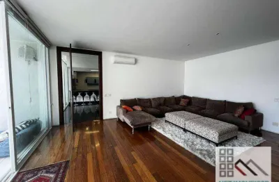 Casa com 3 quartos para alugar na Rua Argentina, 563, Jardim América, São Paulo