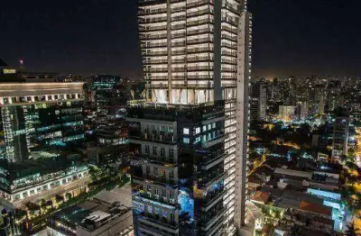 Apto 1 dormitório (57m²), 1 suíte, varanda, decorado e mobiliado, 1 vaga. na juscelino e ao lado shopping jk