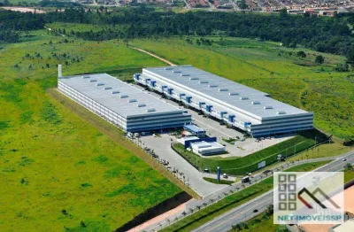Galpão logístico (1.953m²), 4 banheiros, 8 vagas. galpão novo com certificação leed silver