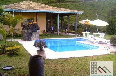Sítio (216.000m²). completo e muito charmoso para moradia ou temporada