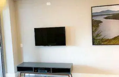 Apartamento 1 dormitório (43,8m²), 1 banheiro, mobiliado, varanda, 1 vaga. a 200 metros da estação campo belo