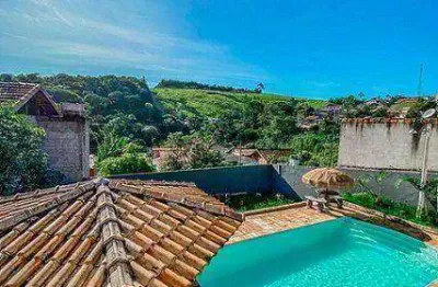 Casa 4 dormitórios (410m²), 2 suítes, 3 vagas. todos os seus dias uma vista panorâmica única, paradisíaca