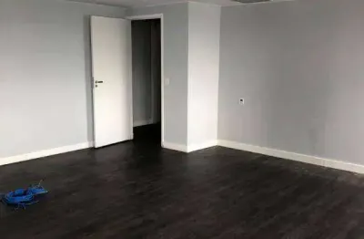 Conjunto comercial (210m²), 3 banheiros, 2 vagas. próximo da estação do metrô faria lima