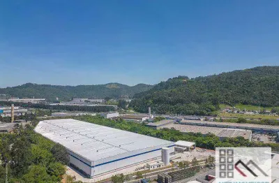 Galpão logístico (1.849,80m²), 3 docas, infraestrutura completa de serviços e segurança. ao lado da castelo branco