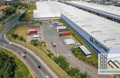Galpão com renda imediata (2.589,22m²), 6 vagas. localização estratégica e segurança para estocagem e armazenamento