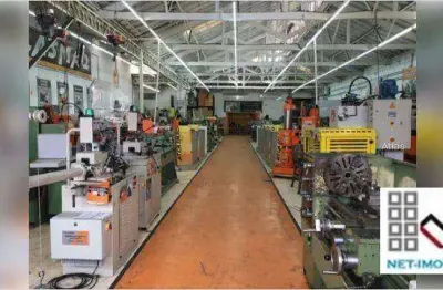 Venda de loja (950m²), 5 banheiros. oportunidade de compra de loja no coração do brás