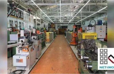 Aluga de loja (950m²), 5 banheiros. oportunidade de aluguel de loja no coração do brás