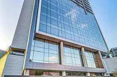 Lajes comercial monousuário (4.237,08m²), 16 banheiros, 108 vagas, terraço. uma localização privilegiada. a poucos passos do jockey club