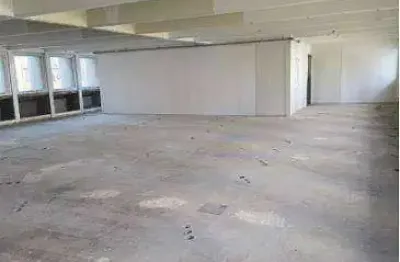 ALUGA CONJUNTO COMERCIAL (219,95m²), 4 BANHEIROS, 3 VAGAS. A 400 METROS DA ESTAÇÃO CONSOLAÇÃO