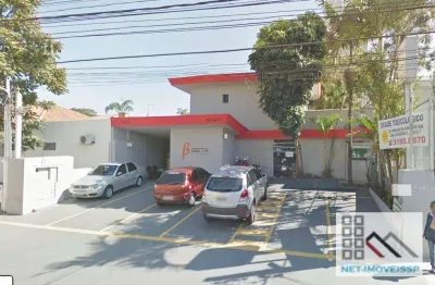 Sobrado comercial (600m²), 8 banheiros, 7 vagas. a 300 metros da estação alto da boa vista