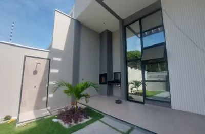 Casa plana com pé direito elevado com 03 suítes próximo à maestro lisboa