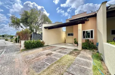 Casa em condomínio na messejana com 03 quartos e área de lazer completa
