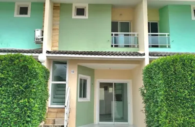 Casa em condomínio na lagoa redonda com 03 quartos, sendo 02 suítes.