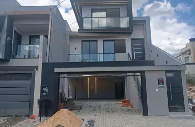 Sobrado para Venda em Guarapuava, Centro, 4 dormitórios, 2 suítes, 4 vagas