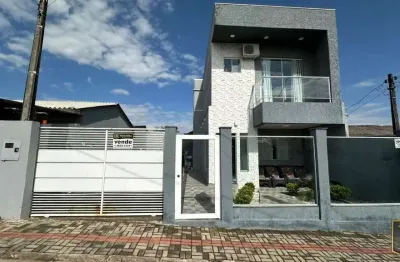 Sobrado para Venda em Guarapuava, Conradinho, 3 dormitórios, 1 suíte