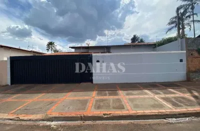 Casa com 3 quartos à venda no Centro, Barretos 
