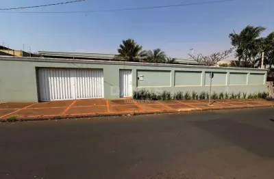 Casa com 5 quartos à venda no Centro, Barretos 