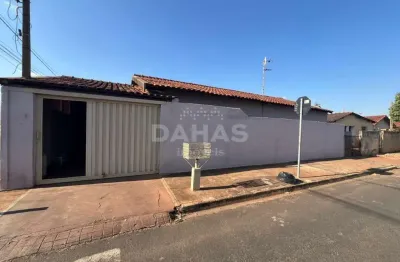 Casa com 3 quartos para alugar no Marília, Barretos 