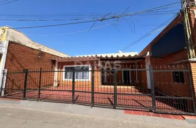 Casa com 4 quartos para alugar no Fortaleza, Barretos 