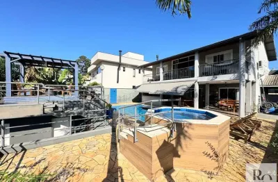 Linda casa em condominio de alto padrão com 4 suítes em atibaia