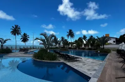 Pé na areia que une todo o conforto e sossego de viver à beira mar