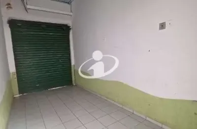 Casa com 3 quartos para alugar no centro, uberlândia  por r$ 1.800