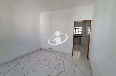 Casa com 3 quartos para alugar no Shopping Park, Uberlândia  por R$ 2.500