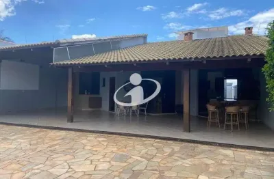 Casa com 4 quartos à venda no presidente roosevelt, uberlândia , 227 m2 por r$ 1.090.000