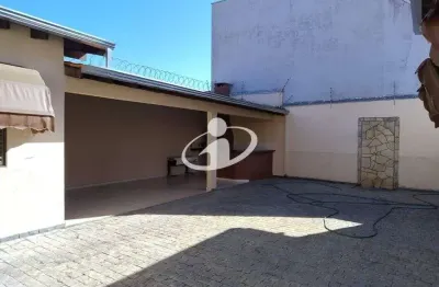 Casa com 3 quartos à venda no santa mônica, uberlândia , 225 m2 por r$ 900.000