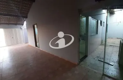 Casa com 3 quartos para alugar no jardim ipanema i, uberlândia  por r$ 2.500
