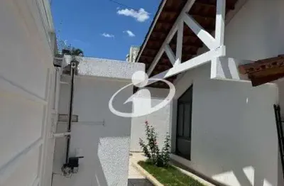 Casa com 4 quartos para alugar no tabajaras, uberlândia  por r$ 5.800