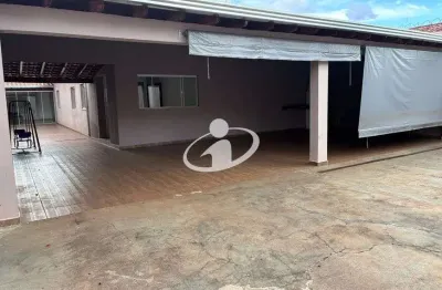 Casa com 3 quartos à venda no lidice, uberlândia , 183 m2 por r$ 900.000