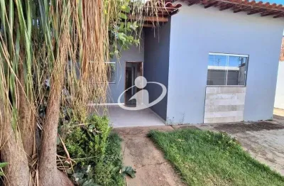 Casa com 2 quartos para alugar no Jardim Europa, Uberlândia  por R$ 1.700