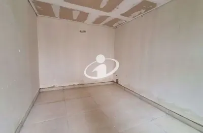 Sala comercial para alugar em saraiva, uberlândia  por r$ 900