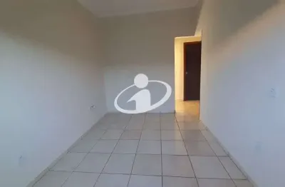 Apartamento com 2 quartos para alugar na cidade jardim, uberlândia  por r$ 1.400