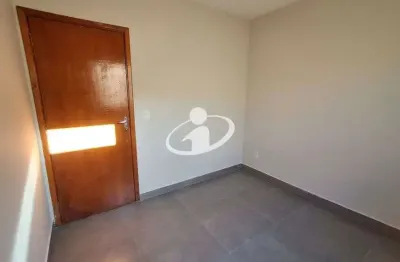 Casa com 3 quartos para alugar no shopping park, uberlândia  por r$ 1.700