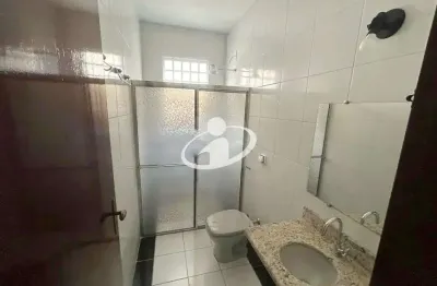Casa com 3 quartos para alugar no jardim patrícia, uberlândia  por r$ 3.150