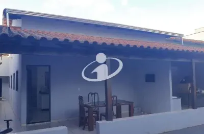 Casa com 3 quartos para alugar no presidente roosevelt, uberlândia  por r$ 3.500