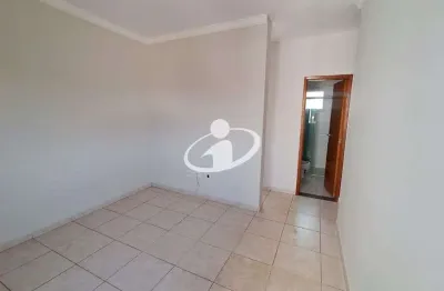 Apartamento com 2 quartos para alugar em granada, uberlândia  por r$ 1.200