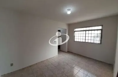 Apartamento com 2 quartos para alugar em saraiva, uberlândia  por r$ 1.250