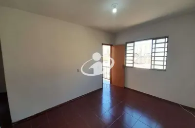 Apartamento com 3 quartos para alugar no jardim finotti, uberlândia  por r$ 1.750