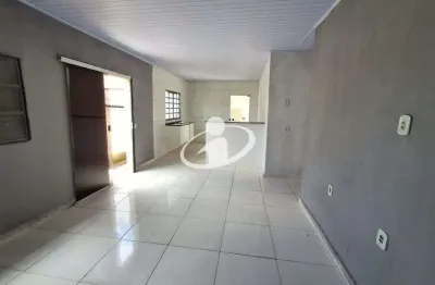 Casa com 2 quartos para alugar no tubalina, uberlândia  por r$ 1.200