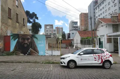 Terreno baldio com área privativa 490,00m², com escritório de alvenari