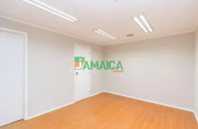 Sobrado à venda no guabirotuba com 03 quartos - 5113