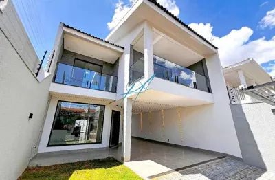 Casa à venda em Maringá, Jardim Iguaçu, com 3 quartos, com 271 m²