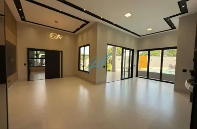 Casa à venda em Maringá, Jardim Paris, com 3 suítes, com 270 m²