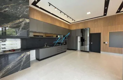 Casa à venda em Maringá, Jardim Paris, com 3 suítes, com 270 m²