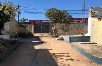 Terreno único com localização estratégica numa das mais importantes avenidas da cidade. bairro: alto