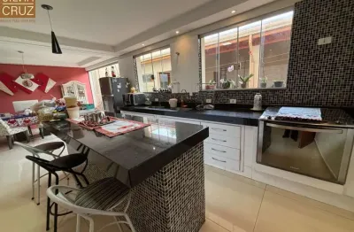 Casa ótima, 3 dormitórios (uma suíte), com área gourmet; bairro: jardim monumento